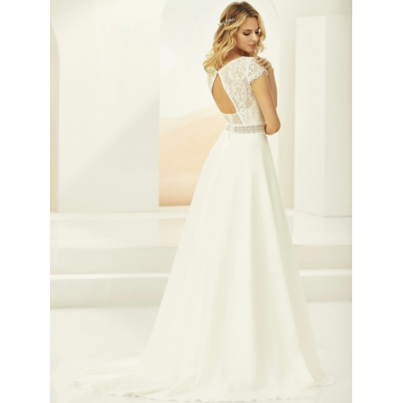 Robe longue fluide dos nu, mousseline et dentelle, à petit prix