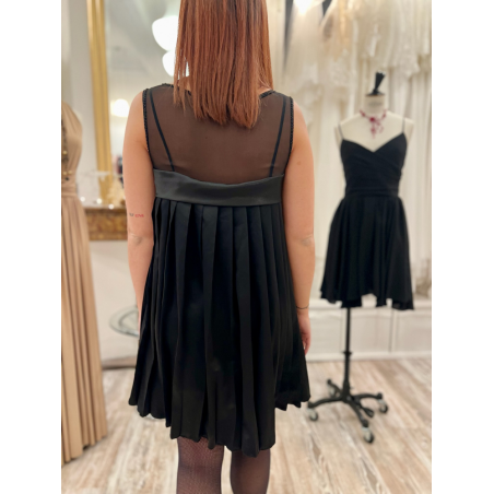 Robe courte noire, signée Les Petites, spécial outlet pour les Fêtes