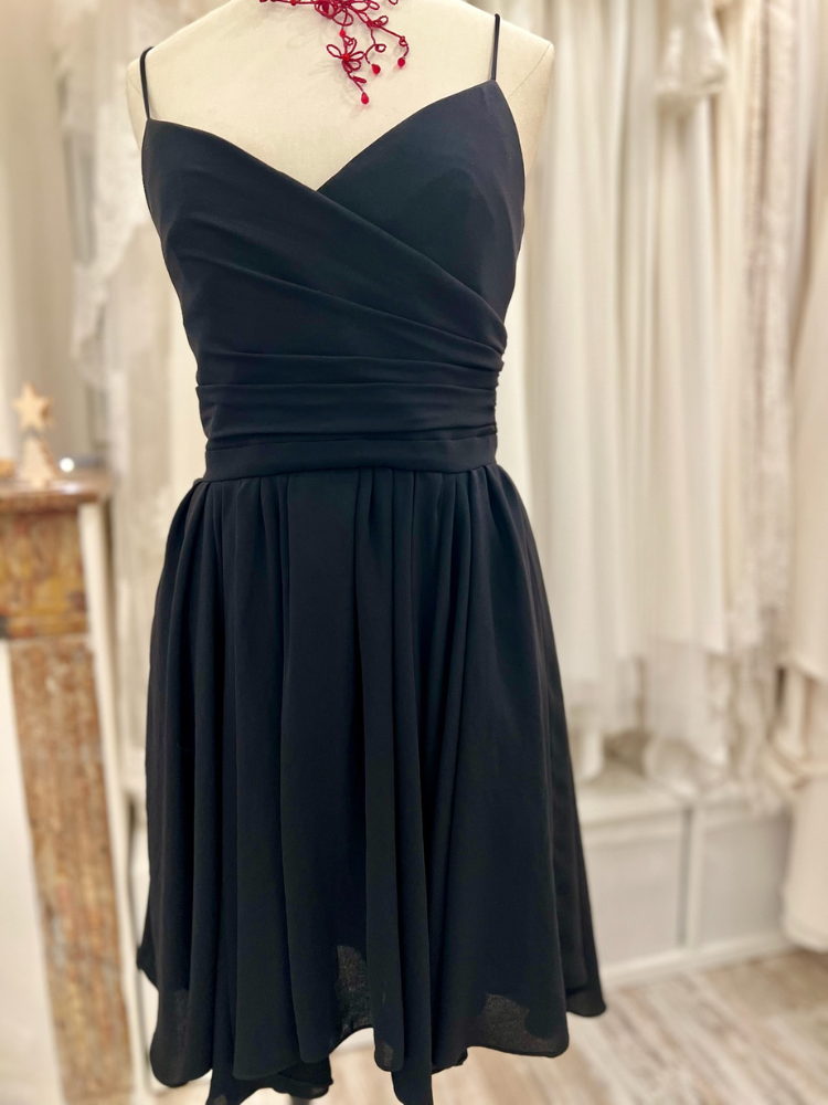 Robe courte noire en crèpe à fines bretelles, cocktail, Pablo