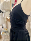 Robe courte noire en crèpe à fines bretelles, cocktail, Pablo