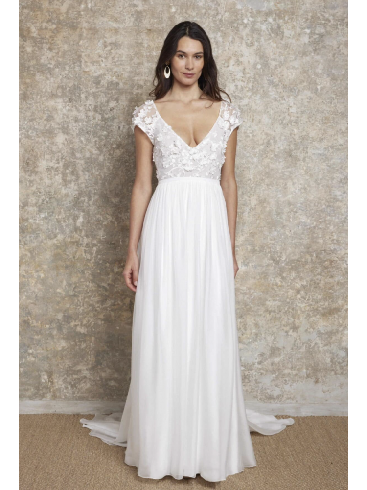 Persée, robe de mariée longue fluide dos nu Lambert Créations