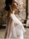 Cape courte de mariée en tulle by Lambert Créations