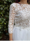 Top en dentelle guipure, dos nu et manches by Atelier de Juliette