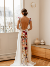 Robe de mariée Fleur de Printemps, création Elsa Gary. Robe longue fluide dentelle fleurs couleur