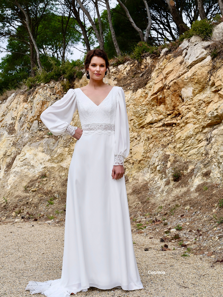 Cosmos, robe de mariée longue bohème dos nu, à manches longues, Créations Bochet