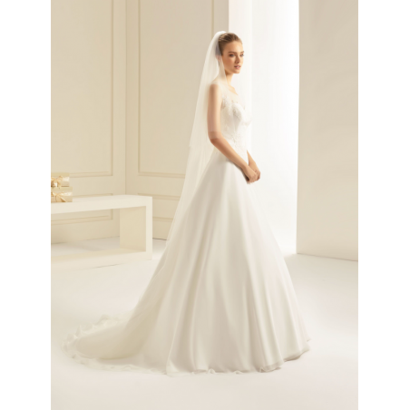 Voile de mariée long sobre en tulle soft. Non bordé