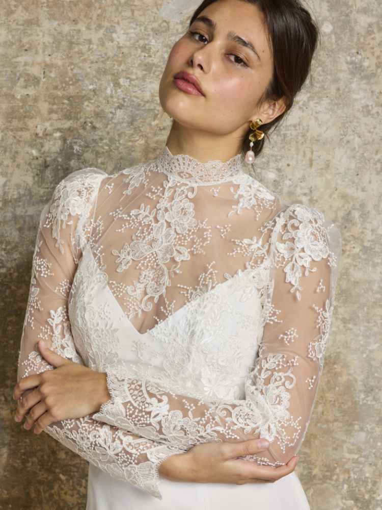 Top blouse boléro en dentelle de Calais manches manches longues