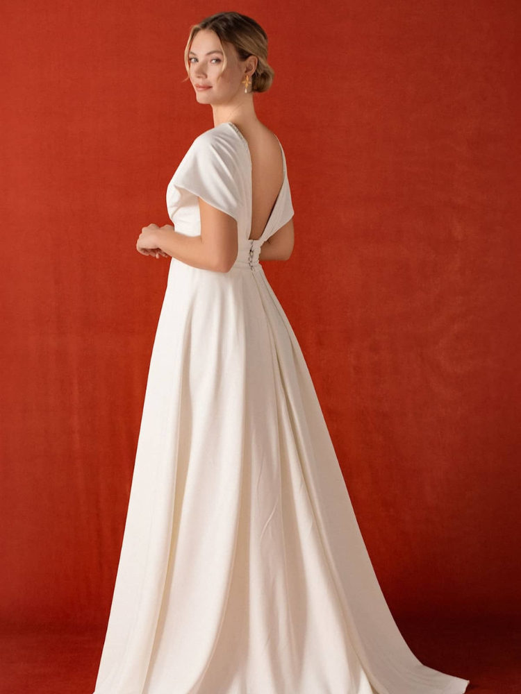 Ness, robe deux en un, dos nu, ceinture à paillette, décolleté, Elsa Gary