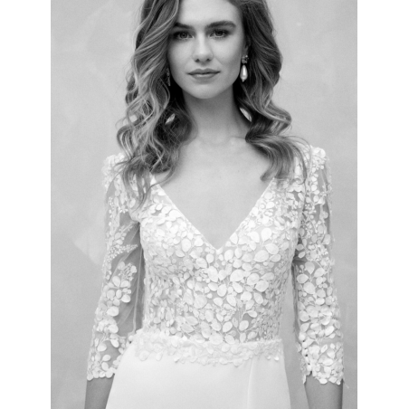 Endless Love, robe fourreau, manches trois-quarts, dentelle, dos nu, Marylise Bridal
