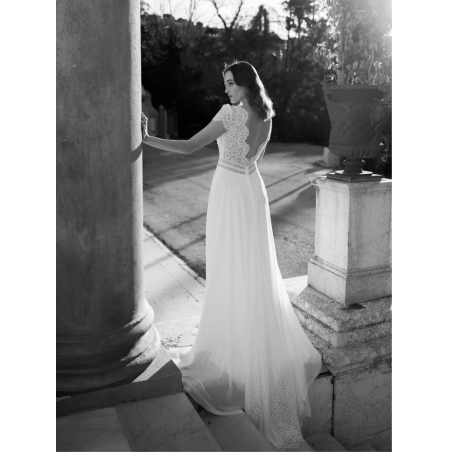 Honey Bee, robe de mariée longue fluide, bohème, dentelle de Calais, by Marylise, Rembo Styling