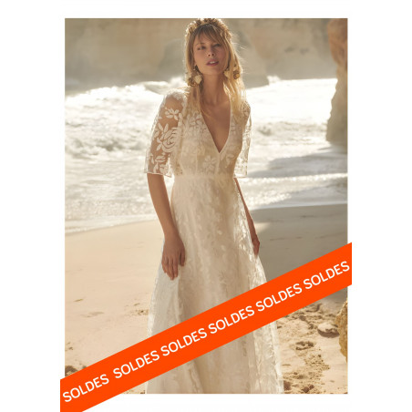 Robe de mariée en dentelle, dos nu by Rembo Styling