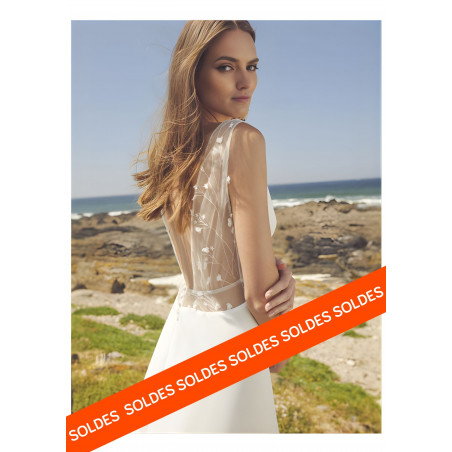 Robe mariee longue fluide fourreau, tulle 3D, sans manches,