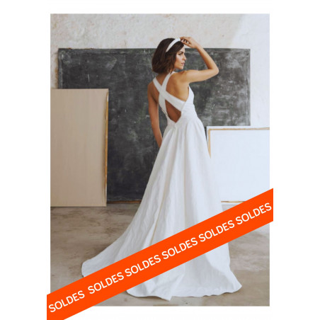 Robe longue de mariée bohème en coton piqué. Robe princesse. Robe dos nu. Marylise by Rembo Atelier.