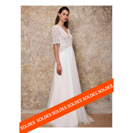 Robe mariée longue Coraline Lambert Créations guipure et tulle