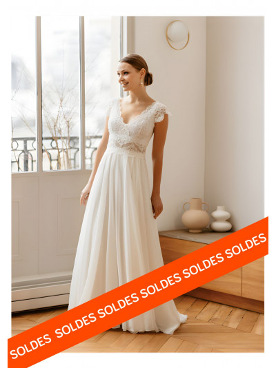 Robe longue de mariée fluide bohème.