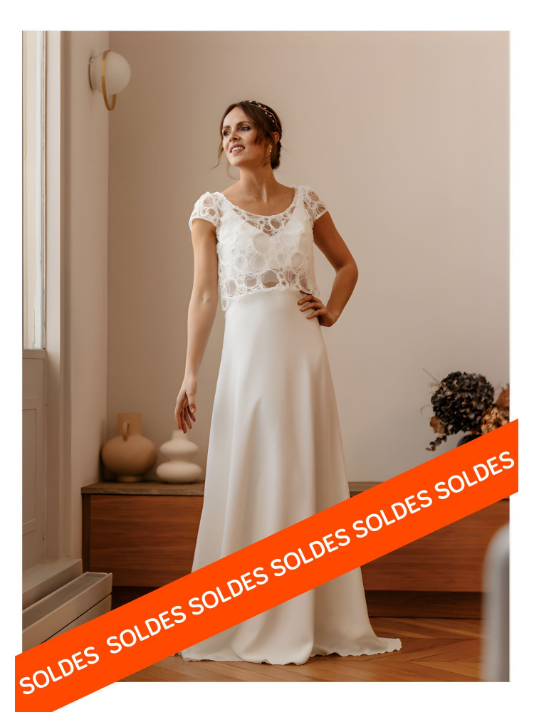 Robe fluide dos nu en crèpe sans dentelle, by Elsa Gary