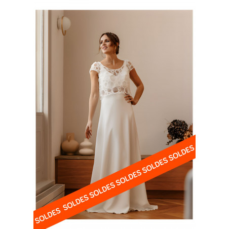 Robe fluide dos nu en crèpe sans dentelle, by Elsa Gary