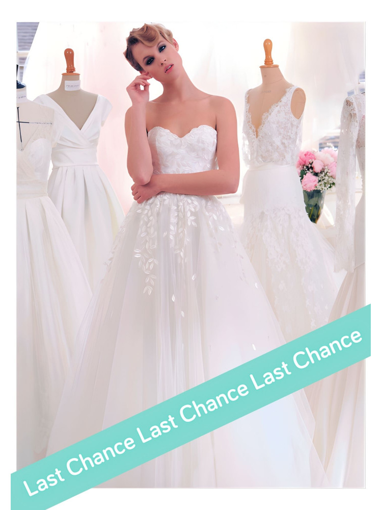 Robe de mariée bustier style princesse, tulle brodé