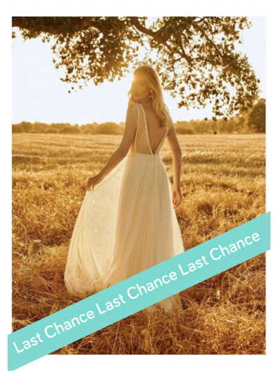 Robe longue de mariée, bohème, plumetis et dentelle. Modèle Rembo Atelier