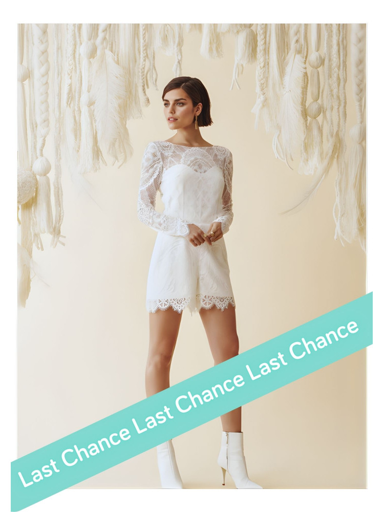 Combi-short , short, manches longues et dos nu en dentelle. Rembo Atelier