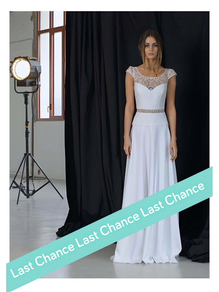 Robe mariée créateur français Lambert Créations, crêpe et dentelle de Calais, dos nu.