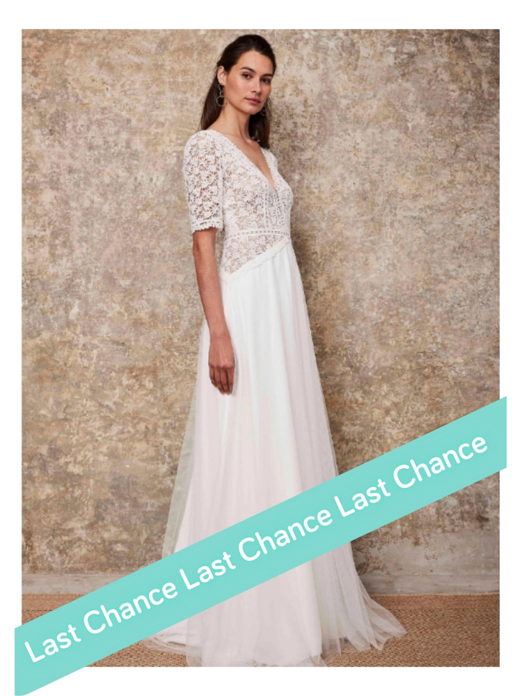 Robe mariée longue Coraline Lambert Créations guipure et tulle