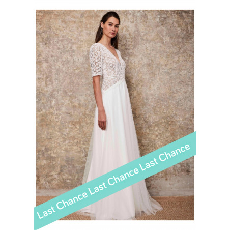 Robe mariée longue Coraline Lambert Créations guipure et tulle