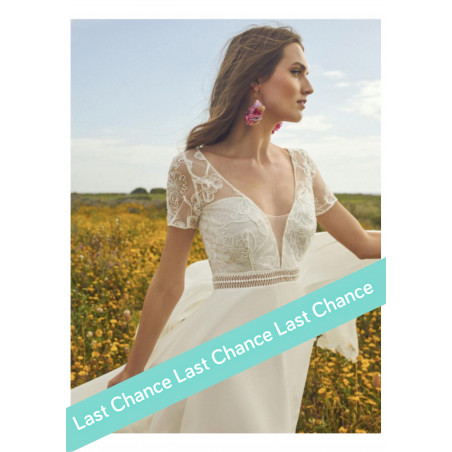 Robe longue de mariée, fluide, dos nu, dentelle, by Rembo Styling