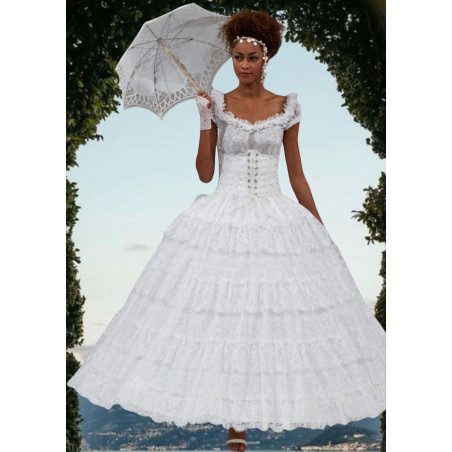 Robe de mariée longue haute couture, style princesse en dentelle de Chantilly, décolleté bateau