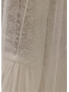 Robe de mariée longue haute couture, style princesse en dentelle de Chantilly, décolleté bateau