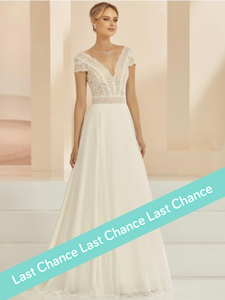 robe de mariée longue bohème, fluide, mousseline et guipure