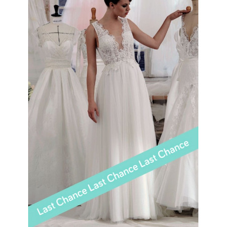 AVELINE robe de mariée fluide avec jupe en tulle, buste en dentelle et grand dos nu, by Atelier Emélia.