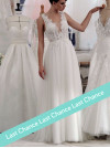 AVELINE robe de mariée fluide avec jupe en tulle, buste en dentelle et grand dos nu, by Atelier Emélia.