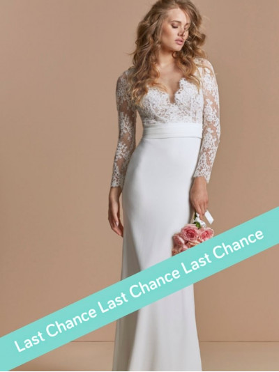 Robe fourreau Divine de Atelier Emelia, crêpe et dentelle de Calais