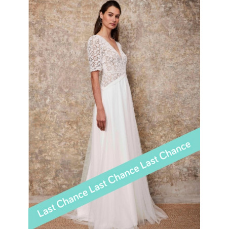 Robe mariée longue Coraline Lambert Créations guipure et tulle