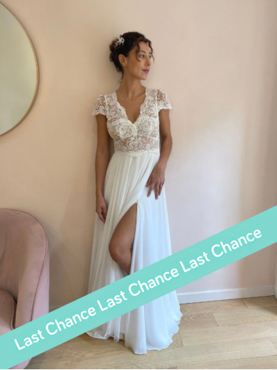 Robe de mariée longue fluide mousseline et dentelle de calais, by Atelier Emelia