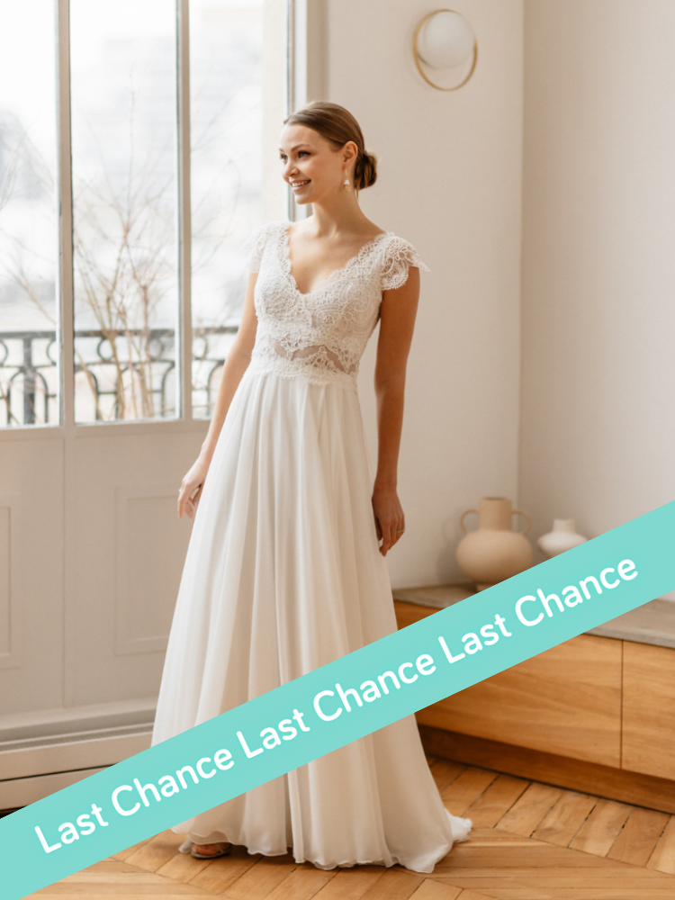 Robe longue de mariée fluide bohème.
