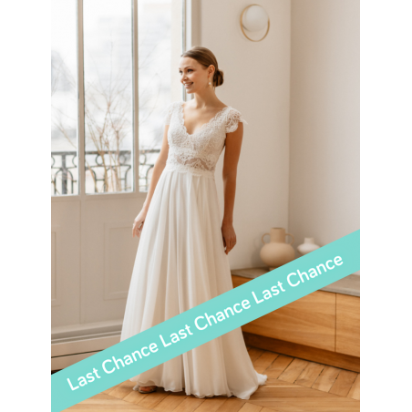 Robe longue de mariée fluide bohème.