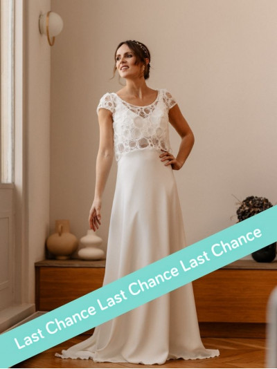 Robe fluide dos nu en crèpe sans dentelle, by Elsa Gary