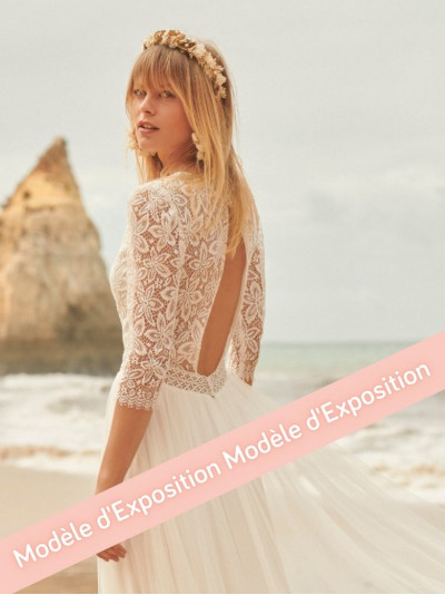 Ilena by Rembo Atelier, une robe longue et bohème en tulle et en guipure.