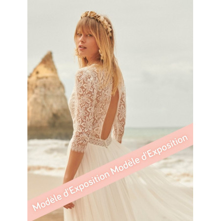 Ilena by Rembo Atelier, une robe longue et bohème en tulle et en guipure.