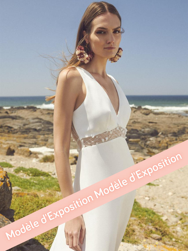 Robe mariee longue fluide fourreau, tulle 3D, sans manches,