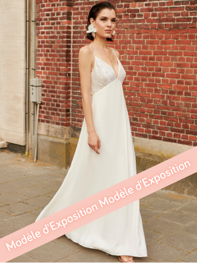 Robe fluide fines bretelles empiècement sequin