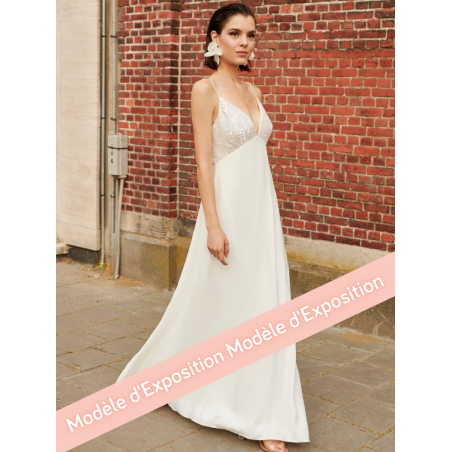 Robe fluide fines bretelles empiècement sequin