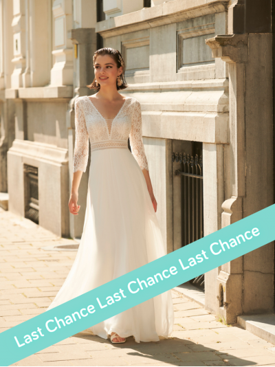 Camarillo, robe longue de mariée en mousseline et dentelle fine, by Rembo Atelier