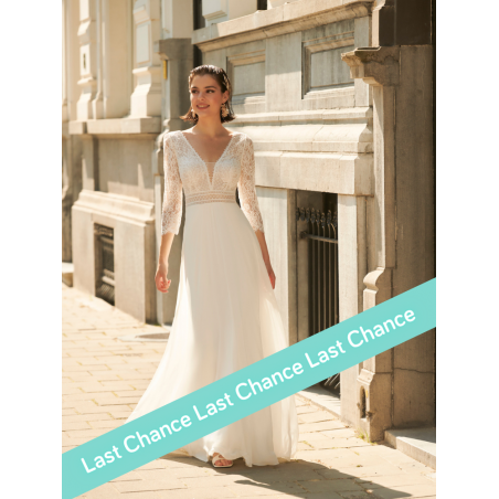 Camarillo, robe longue de mariée en mousseline et dentelle fine, by Rembo Atelier