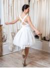 Robe de mariée courte robe civile en broderie anglaise. Dos nu. Création Atelier de Juliette