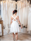 Robe de mariée courte robe civile en broderie anglaise. Dos nu. Création Atelier de Juliette