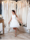 Robe de mariée courte robe civile en broderie anglaise. Dos nu. Création Atelier de Juliette
