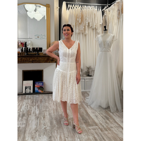 Robe de cérémonie ou mariage civil courte sans manches
Dos dentelle transparent